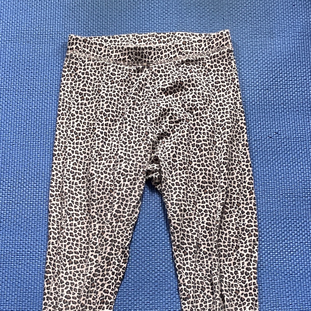 Used cute cheetah print leggings